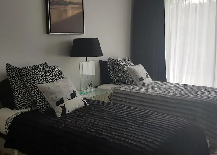 Alojamento de Acomodação e Pequeno-almoço Sept Sources 4*