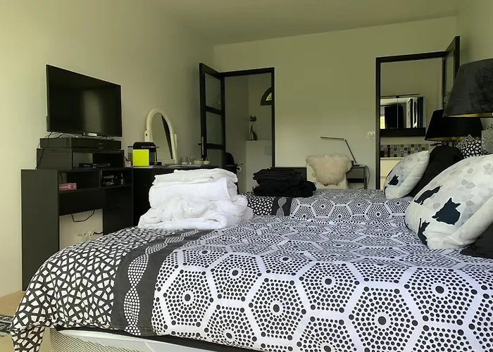 Alojamento de Acomodação e Pequeno-almoço Sept Sources 4*